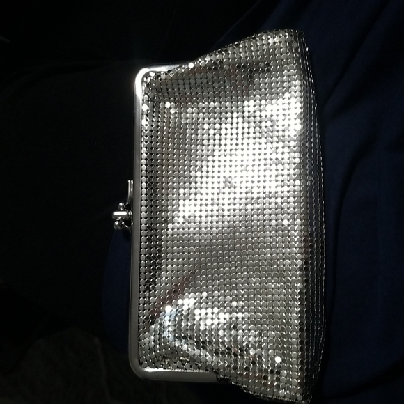 WHITING & DAVIS VINTAGE SILVER MESH TWO COMPARTMENT WALLET - Picture 1 of 8